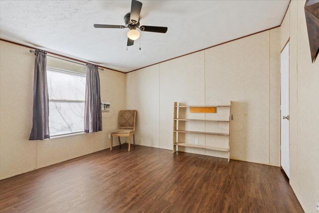 247 N Lake Street, Axtell, TX 76624