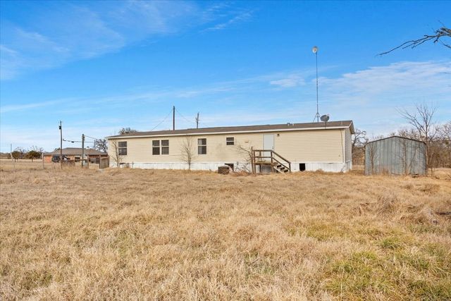 247 N Lake Street, Axtell, TX 76624