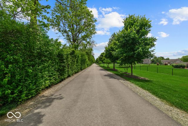 4077 Murray Drive, Mccordsville, IN 46055