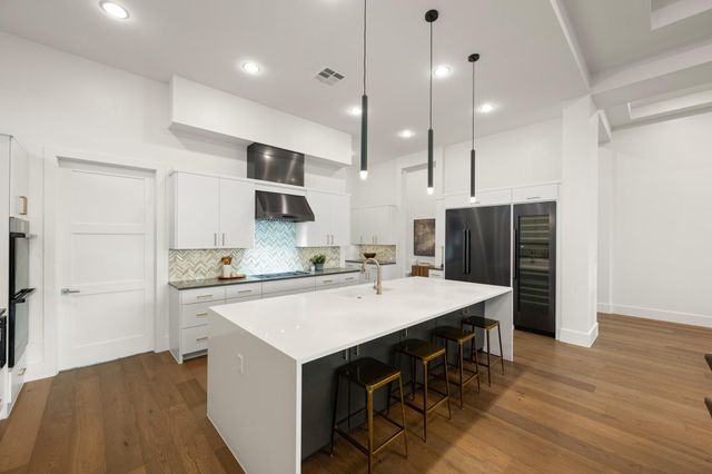 8312 Carranzo DR, Austin, TX 78735