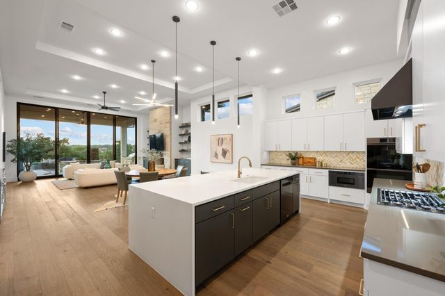 8312 Carranzo DR, Austin, TX 78735