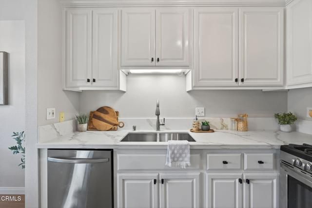 1320 San Simeon Court 4, Ventura, CA 93003