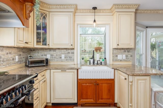 122 Forest Dr, Lebanon Twp., NJ 08826