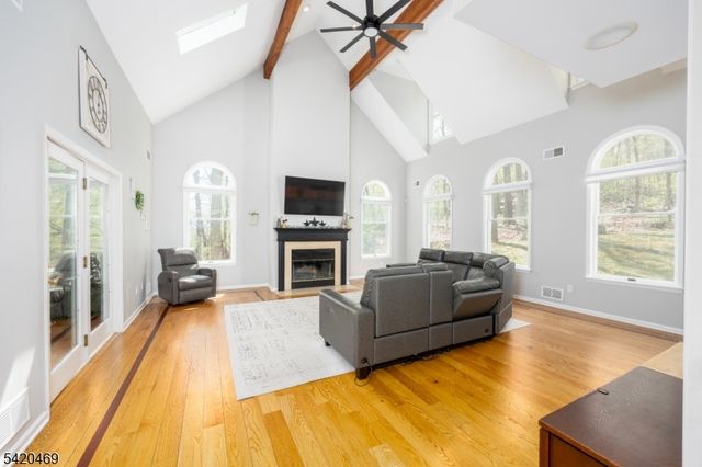 122 Forest Dr, Lebanon Twp., NJ 08826
