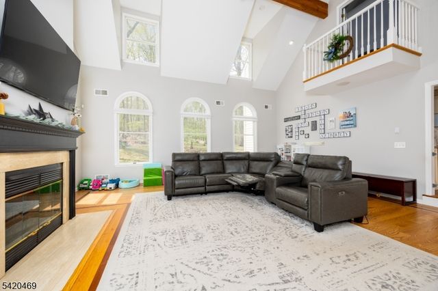122 Forest Dr, Lebanon Twp., NJ 08826