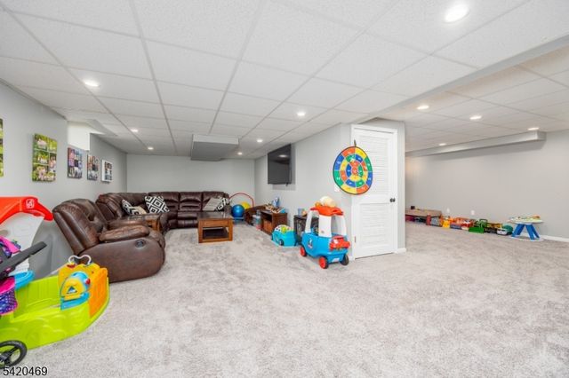 122 Forest Dr, Lebanon Twp., NJ 08826
