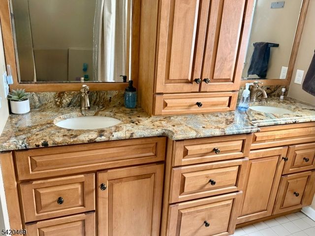 122 Forest Dr, Lebanon Twp., NJ 08826