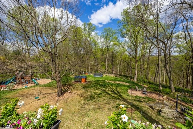 122 Forest Dr, Lebanon Twp., NJ 08826