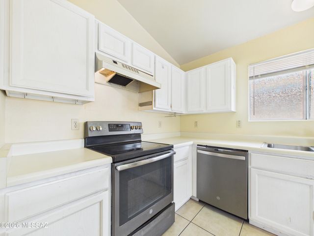 2550 W Blaine Court, Tucson, AZ 85745