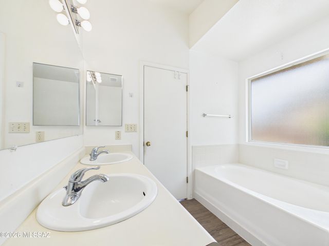 2550 W Blaine Court, Tucson, AZ 85745