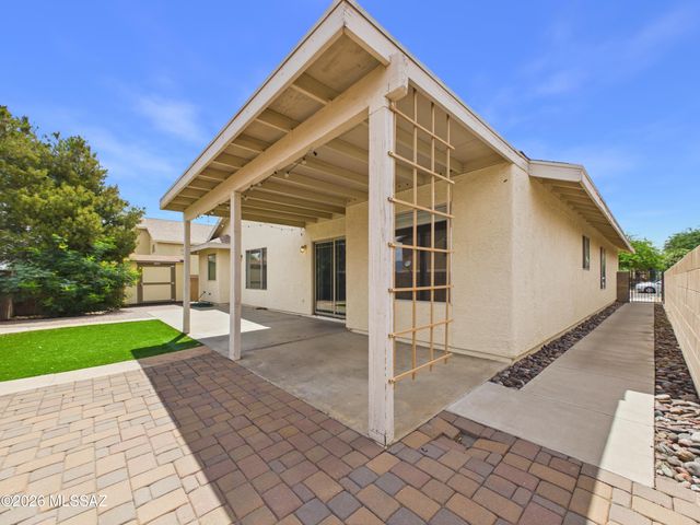 2550 W Blaine Court, Tucson, AZ 85745