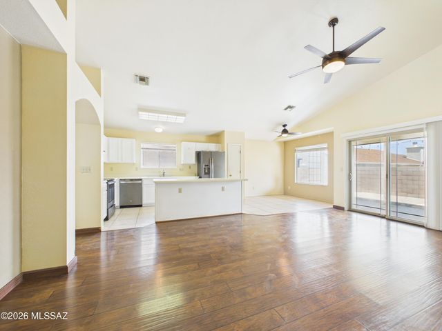 2550 W Blaine Court, Tucson, AZ 85745