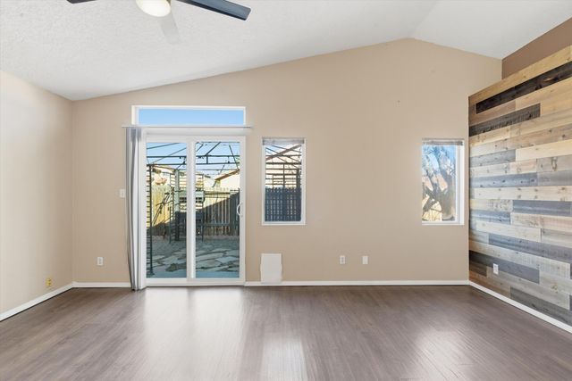 6035 Stargazer Avenue NW, Albuquerque, NM 87114