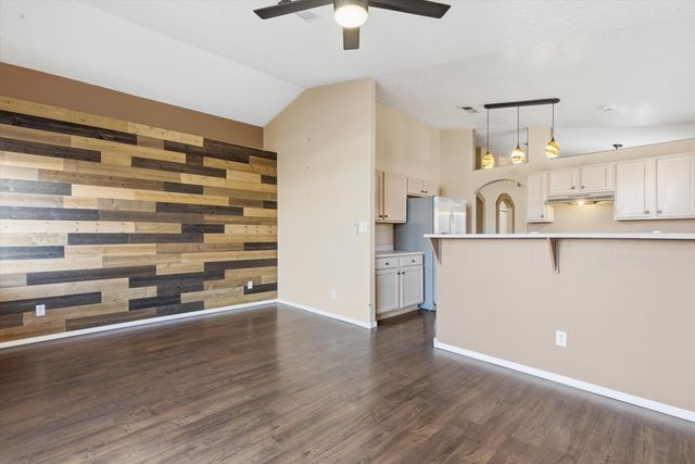 6035 Stargazer Avenue NW, Albuquerque, NM 87114