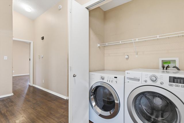 6035 Stargazer Avenue NW, Albuquerque, NM 87114