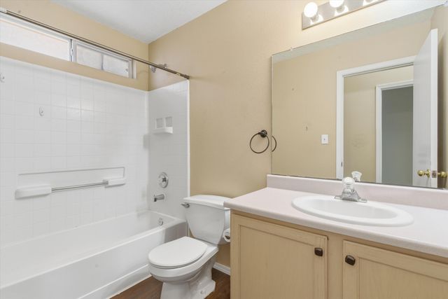 6035 Stargazer Avenue NW, Albuquerque, NM 87114