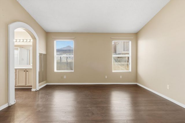 6035 Stargazer Avenue NW, Albuquerque, NM 87114