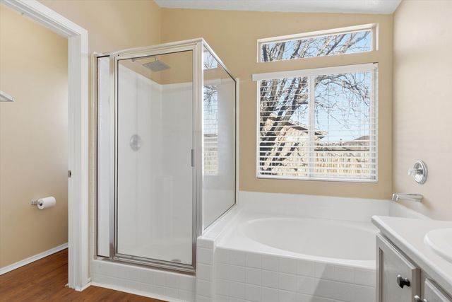 6035 Stargazer Avenue NW, Albuquerque, NM 87114