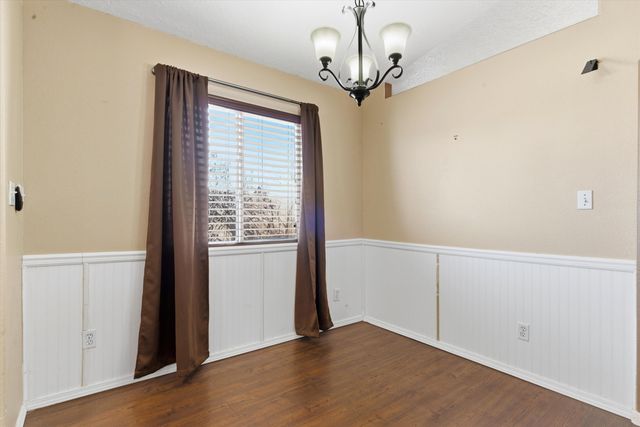 6035 Stargazer Avenue NW, Albuquerque, NM 87114