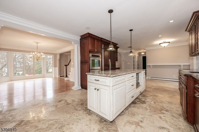 2 Denise Dr, Kinnelon Boro, NJ 07405