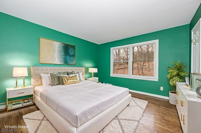 2 Denise Dr, Kinnelon Boro, NJ 07405