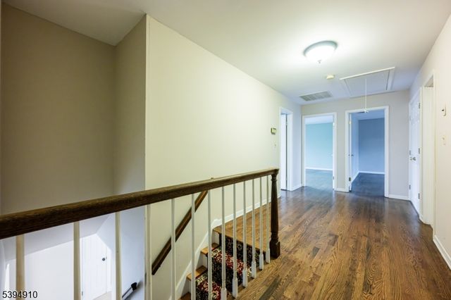 2 Denise Dr, Kinnelon Boro, NJ 07405