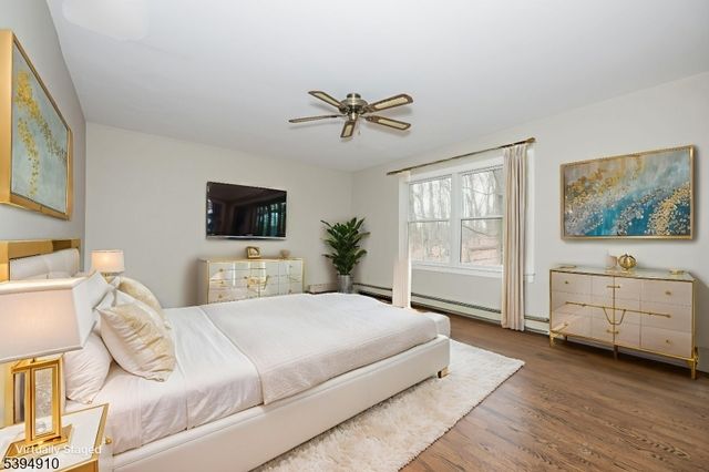 2 Denise Dr, Kinnelon Boro, NJ 07405