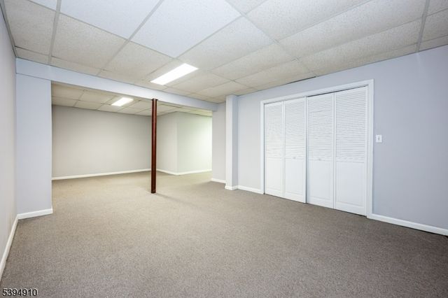 2 Denise Dr, Kinnelon Boro, NJ 07405