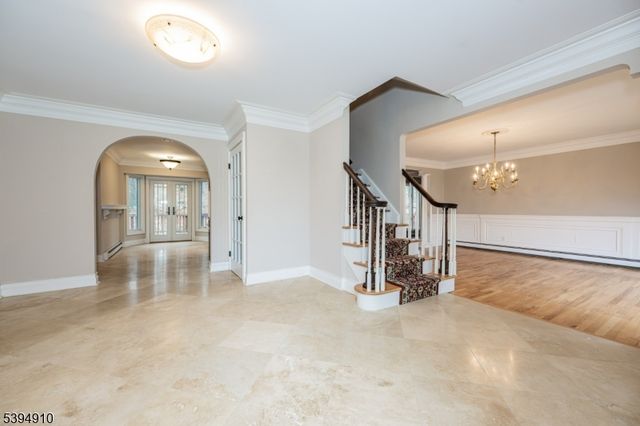 2 Denise Dr, Kinnelon Boro, NJ 07405