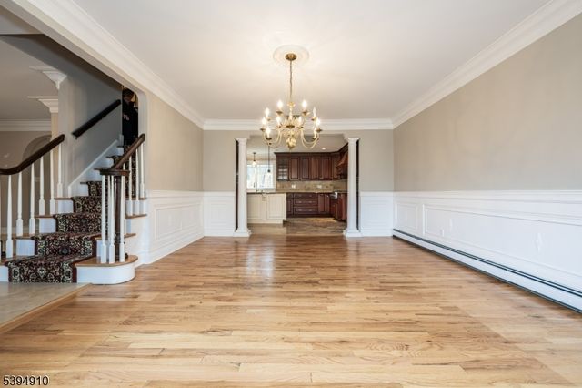 2 Denise Dr, Kinnelon Boro, NJ 07405