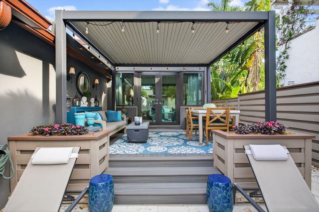 1209 N Lakeside Drive, Lake Worth Beach, FL 33460