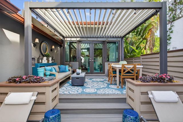 1209 N Lakeside Drive, Lake Worth Beach, FL 33460