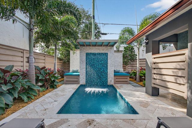 1209 N Lakeside Drive, Lake Worth Beach, FL 33460