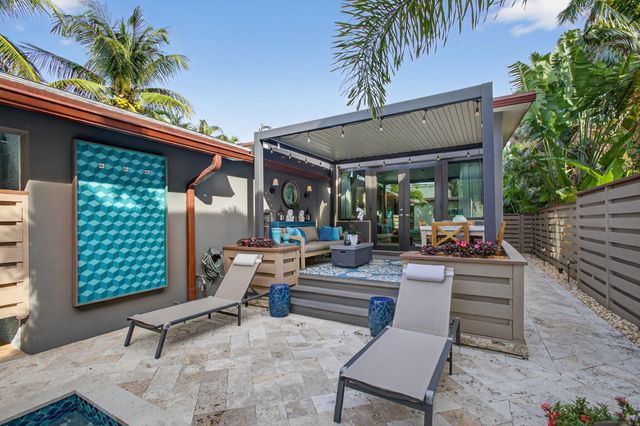 1209 N Lakeside Drive, Lake Worth Beach, FL 33460