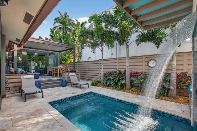 1209 N Lakeside Drive, Lake Worth Beach, FL 33460