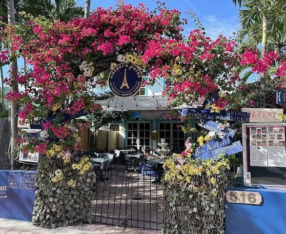 1209 N Lakeside Drive, Lake Worth Beach, FL 33460