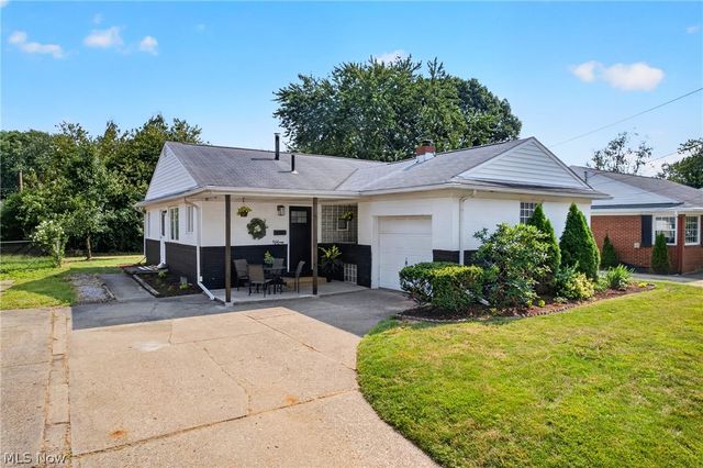 514 6th Street NW, North Canton, OH 44720