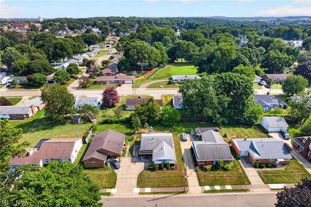 514 6th Street NW, North Canton, OH 44720