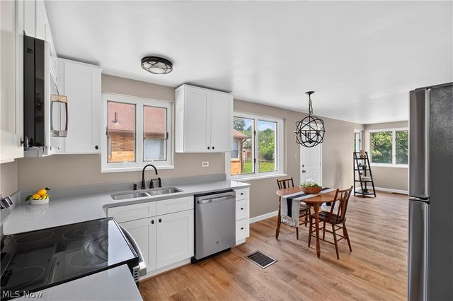 514 6th Street NW, North Canton, OH 44720