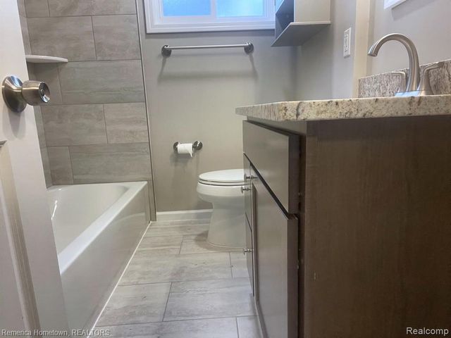 18743 Macarthur, Redford, MI 48240