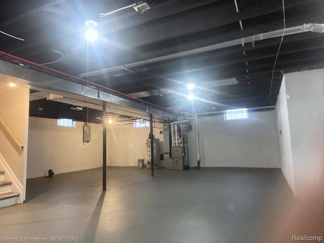 18743 Macarthur, Redford, MI 48240