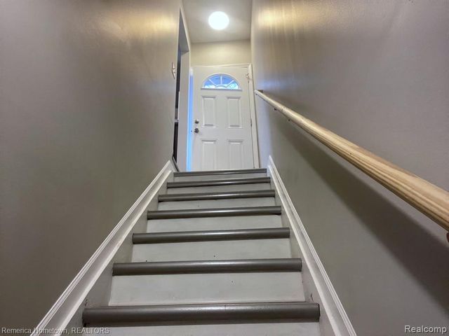 18743 Macarthur, Redford, MI 48240