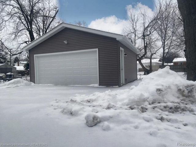 18743 Macarthur, Redford, MI 48240