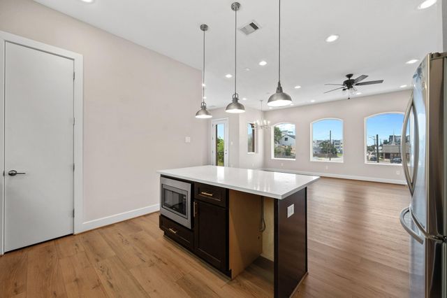 765 Grove Street, Houston, TX 77020