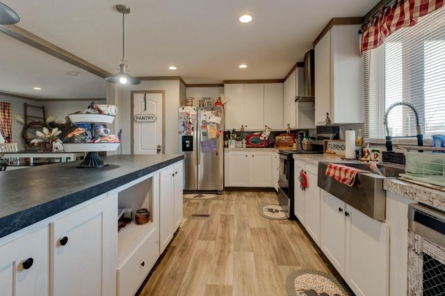 1693 Dan Ridge Road, Wellington, KY 40387