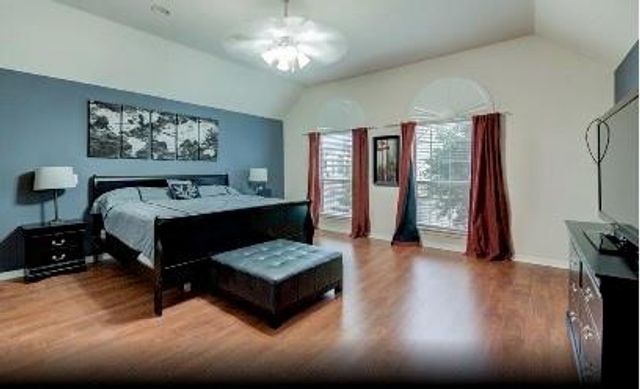 6439 W Linpar Court, Houston, TX 77040