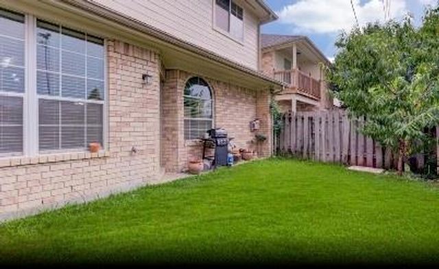 6439 W Linpar Court, Houston, TX 77040