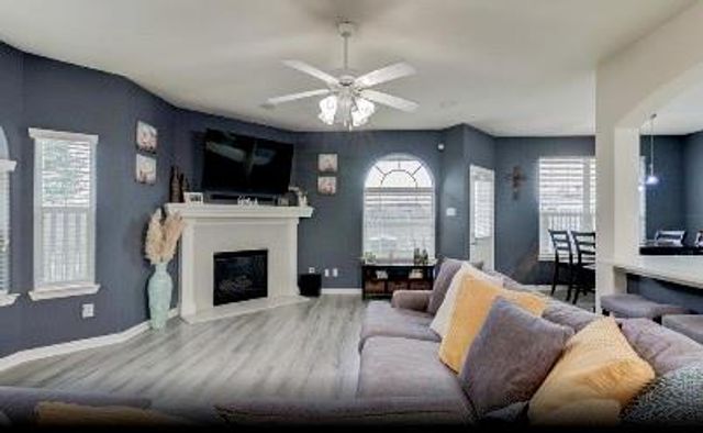 6439 W Linpar Court, Houston, TX 77040