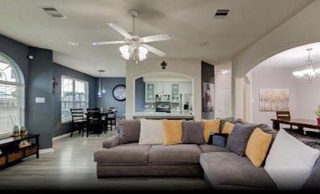 6439 W Linpar Court, Houston, TX 77040