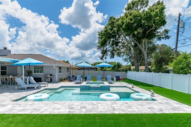 10656 FRANCES LANE, Largo, FL 33774